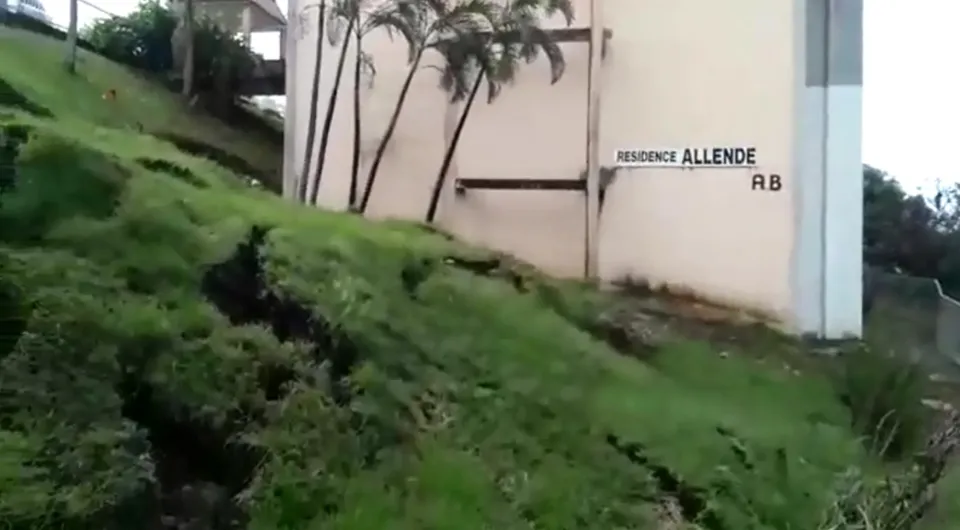Glissement de terrain sur les hauteurs de Dillon : Est-ce déjà la Fin du Monde en Martinique?