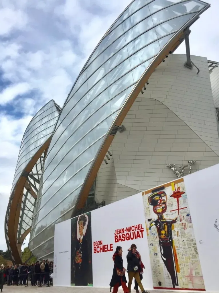 BASQUIAT ET SCHIELE VISENT LE SAC... RE À LA FONDATION LOUIS VUITTON
