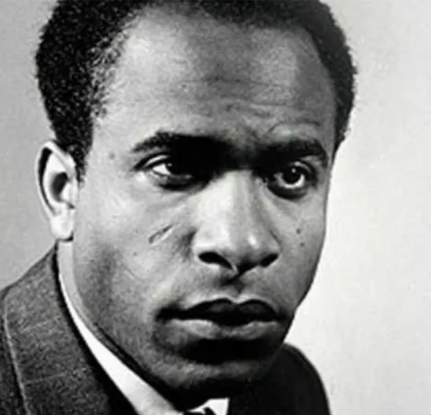La question du jour : Frantz Fanon aimait-il le Champagne 🥂🍾 ?
