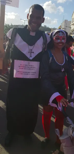 Difé soupapé...ce couple aura des problèmes avec le Pape