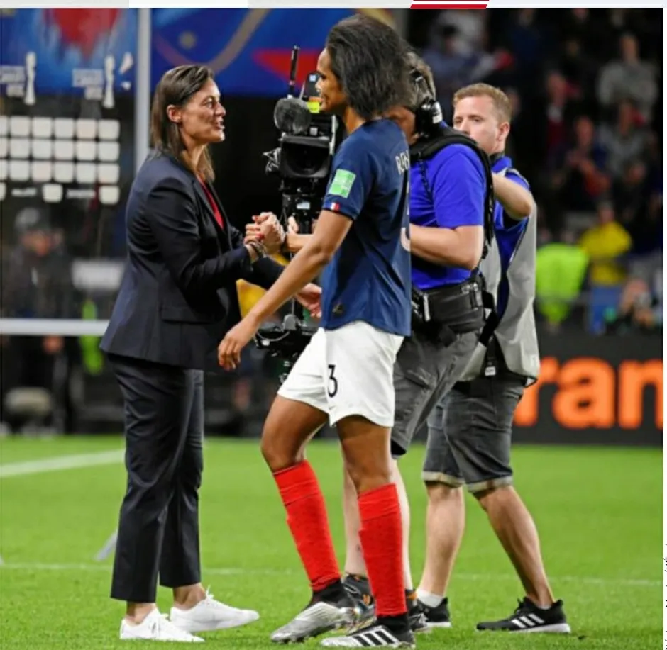Mondial Féminin : le caporal n’aime pas notre Wendie