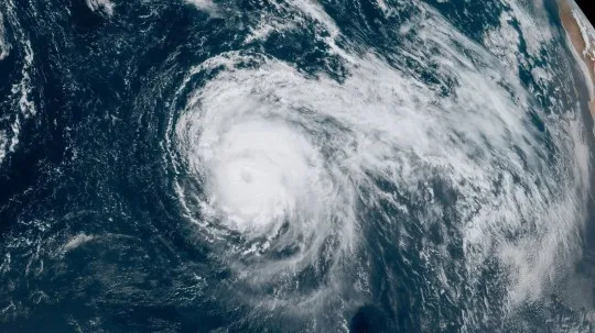 Un cyclone catégorie 5. En route vers... l'Europe
