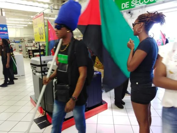 Boycott en Martinique : Bernard Hayot et Carrefour en mode Cluny lingus