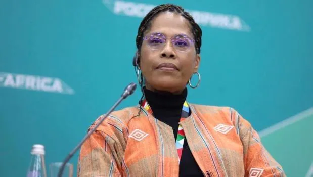 Nathalie Yamb : "aucun pays colonisé par la France n'a jamais accédé au développement"