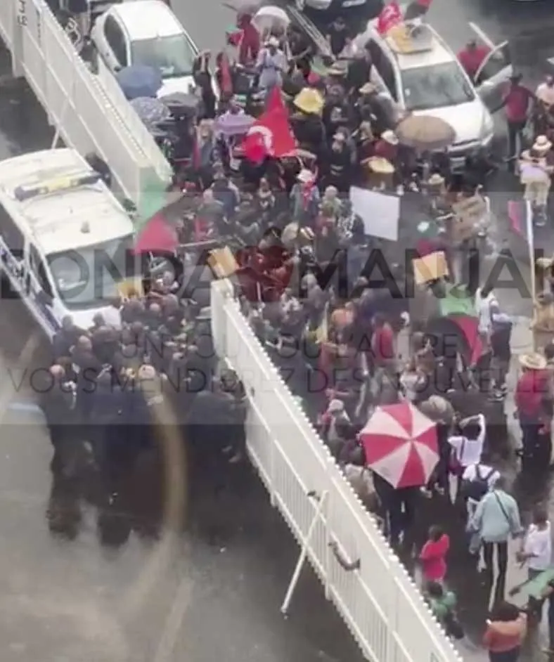 Echauffourées devant le palais de justice à Fort-de-France en Martinique (live - vidéos)