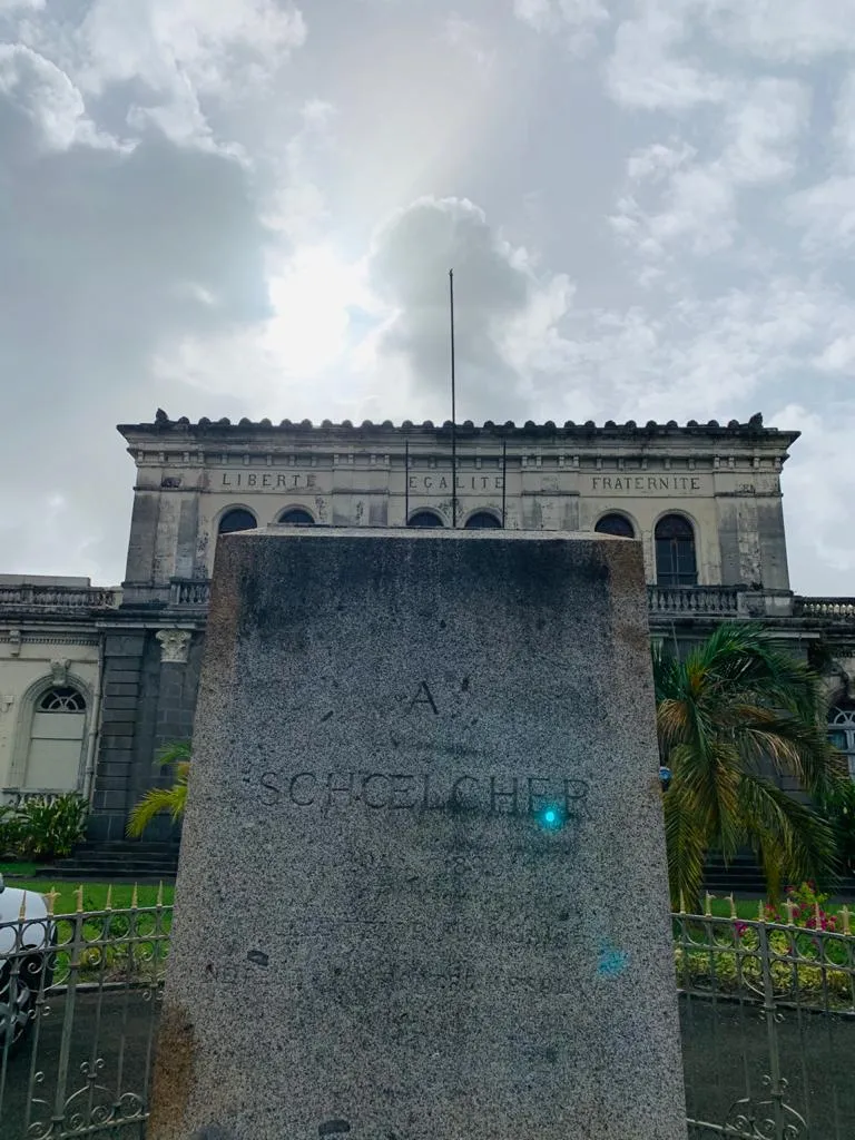 Une nouvelle statue  remplace Victor Schoelcher à Fort-de-France en Martinique