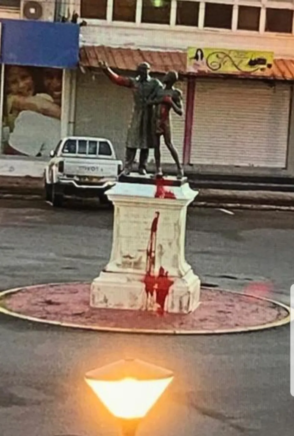 La statue de Victor Schoelcher vandalisée à Cayenne en Guyane