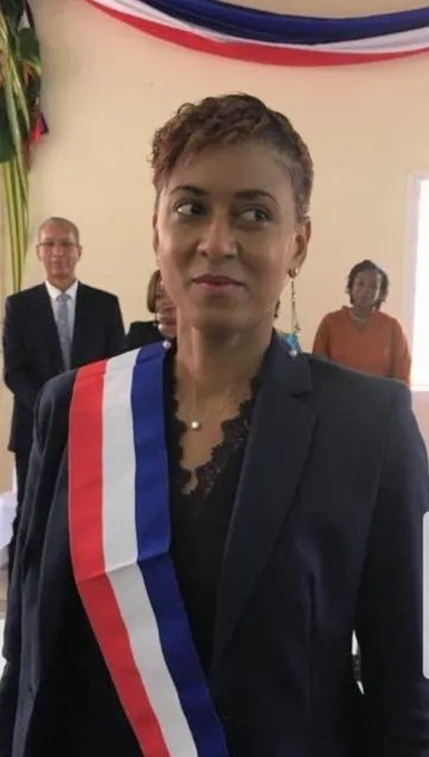Vive la France. Vive la République.
