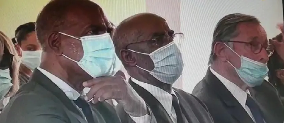 La mort rassemble les hommes...en bon dard et en tout cas car...la vie est belle en Martinique