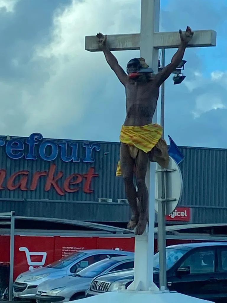Martinique : oh mon dieu...oh Djee Zeus...on s'attaque à Jésus