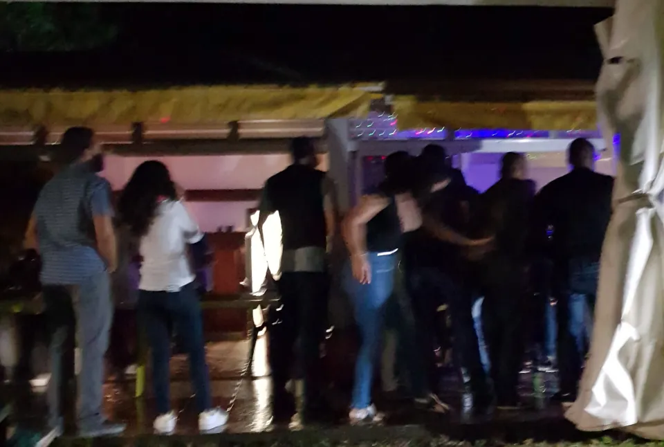 Les « Invincibles » sont-ils responsables de l’explosion de cas de Covid-19 en Martinique ?