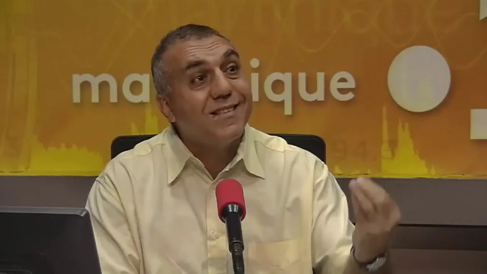 Retraite illégale de Serge Letchimy...voilà pourquoi les 2 RIGOLOS plein de poils ...Didier Laguerre et Johnny Hajjar ne peuvent pas porter plainte contre Bondamanjak