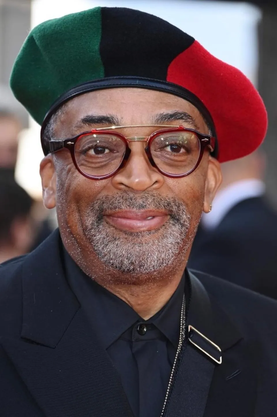 Festival de Cannes 2021...Spike Lee en rouge et  noir...vert