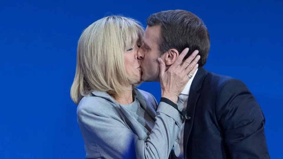 France : Brigitte et Emmanuel Macron dorment, dans une chambre financée avec  l'argent de la traite négrière