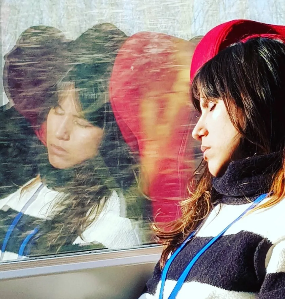 En train de dormir dans un train