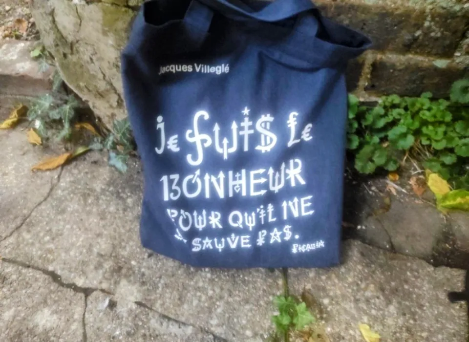 "Je fuis le bonheur pour qu'il ne se sauve pas"