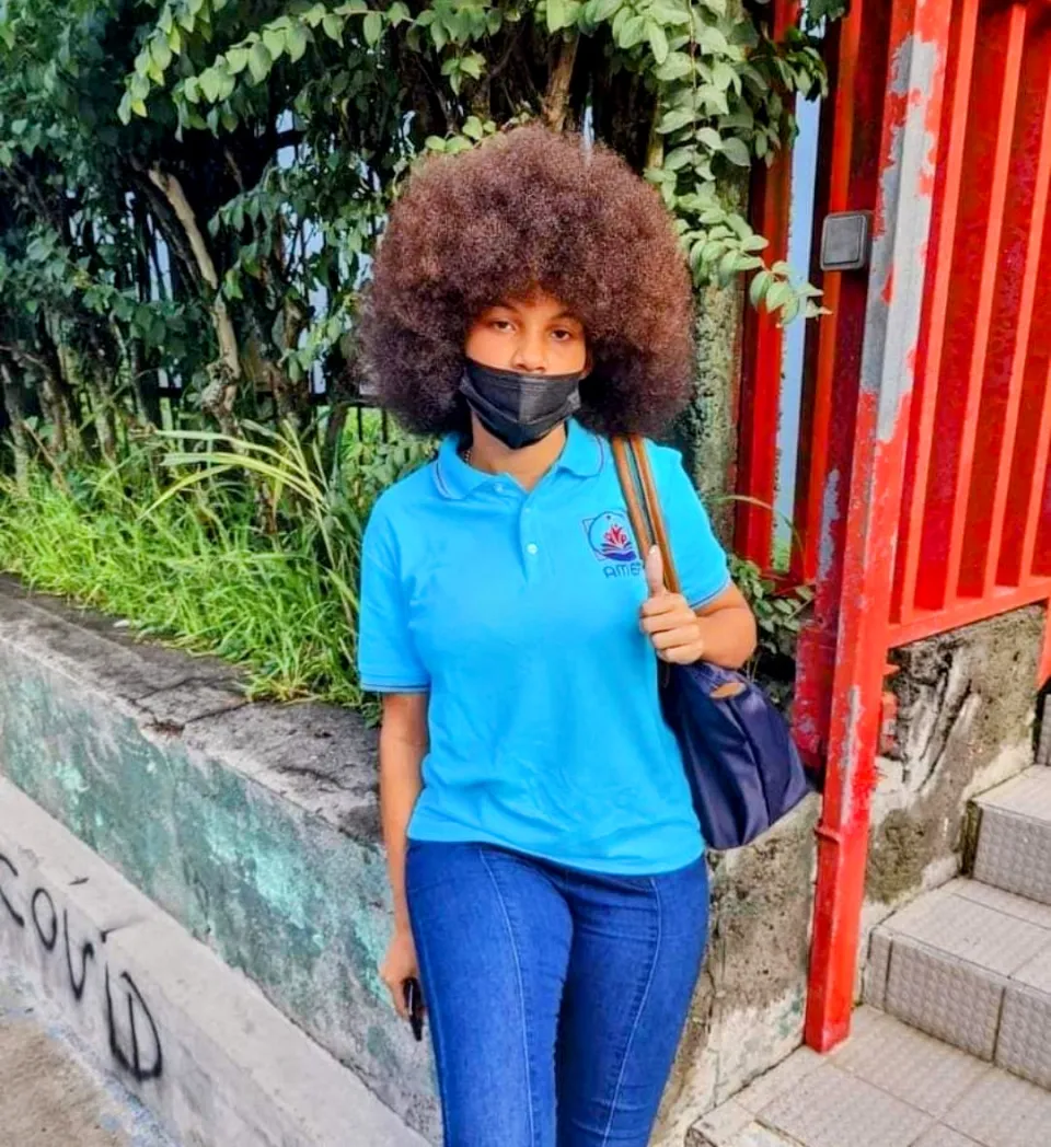 Martinique : renvoyée de son établissement scolaire à cause de sa coiffure afro
