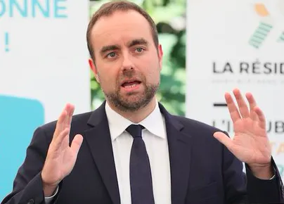 Sébastien Lecornu : "...oui le ministre est en train de se défausser sur les élus parce qu'ils sont en train de faire leurs éléments de language à la mords-moi le noeud"