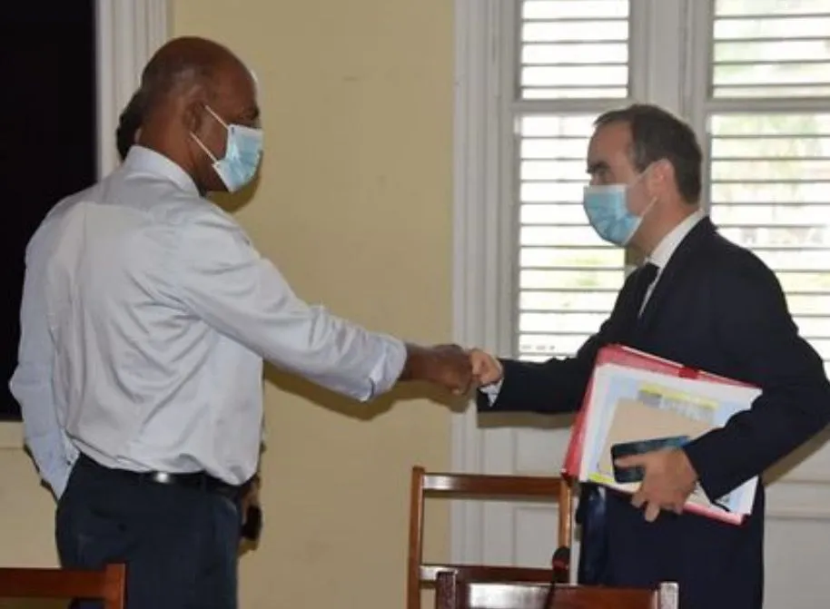 Martinique : Sébastien Lecornu/Serge Letchimy ... le tjek sans provision