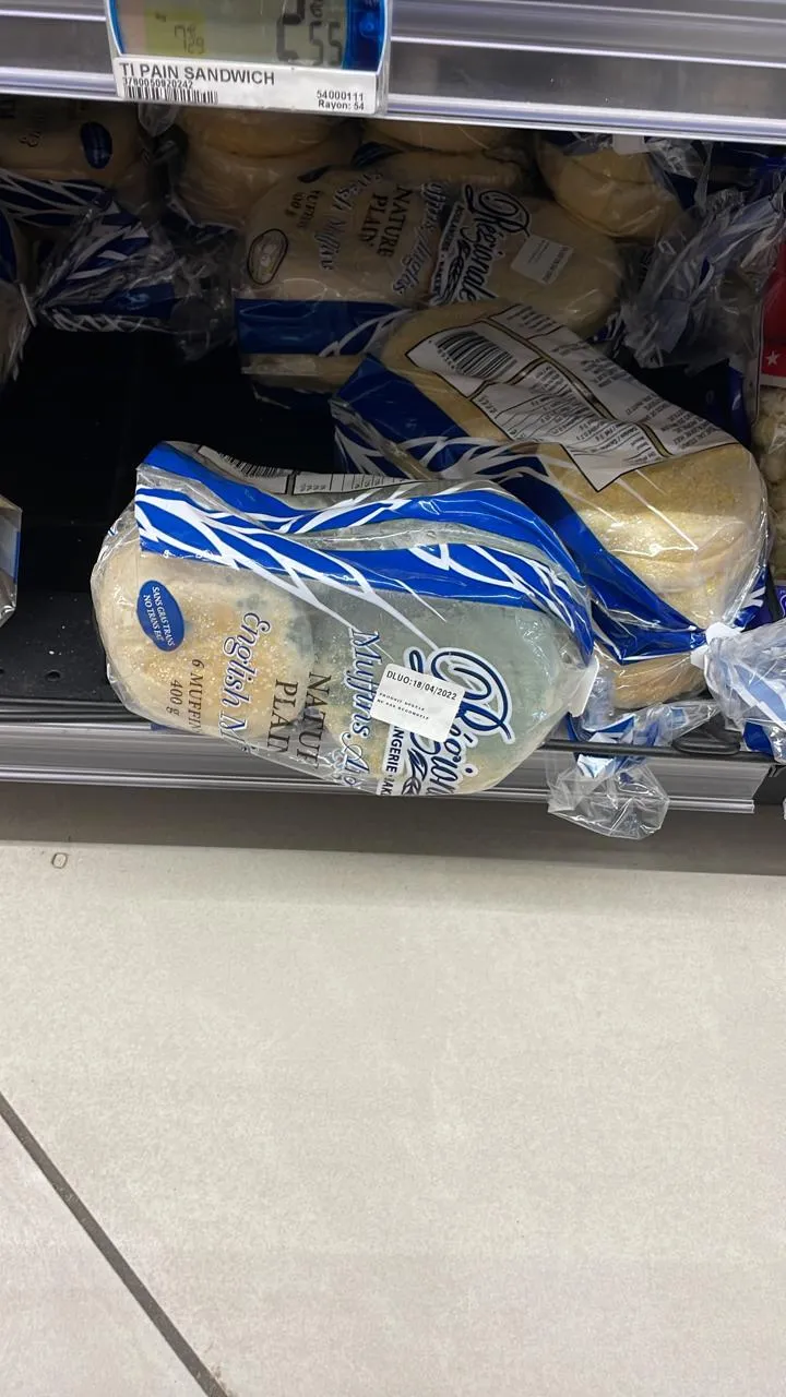 Coït entre english muffins et champignons de Paris à Carrefour Cluny en Martinique