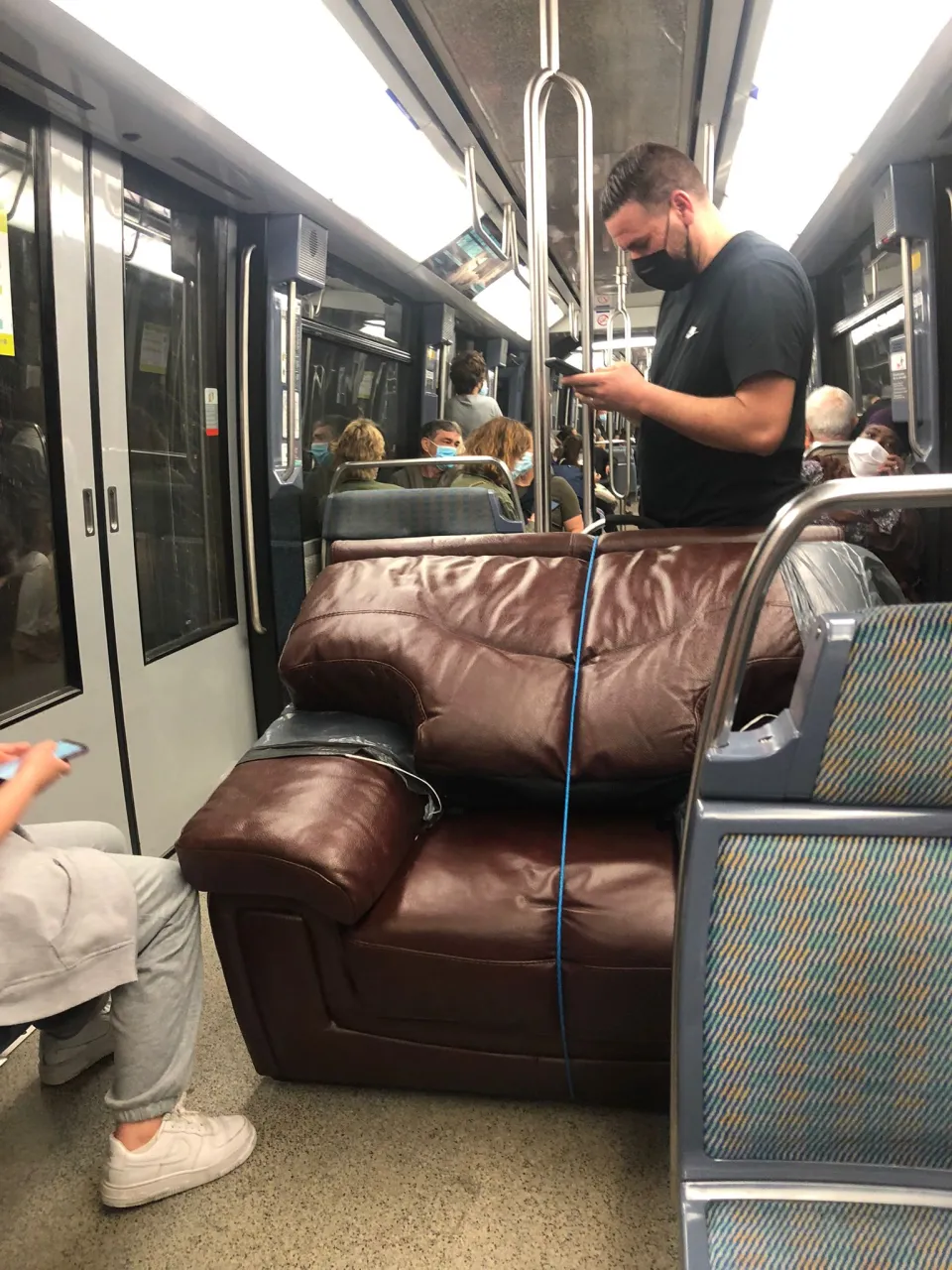 France : le métro à Paris...l'homme et sa zone de confort