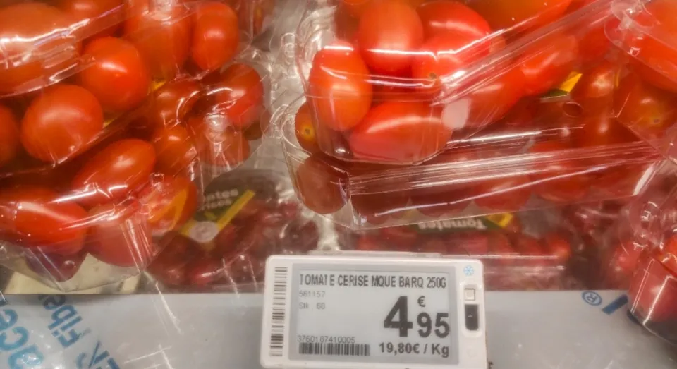 19.80 € le kilo de tomates cerise sur le gâteux gâteau de Martinique 😳😳😳🍾🍾🍾