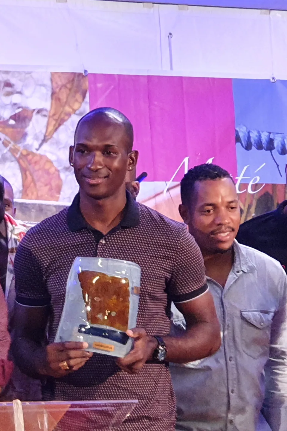 Tour de Martinique des Yoles-Rondes : les yoleurs à la CTM pour la remise de trophées