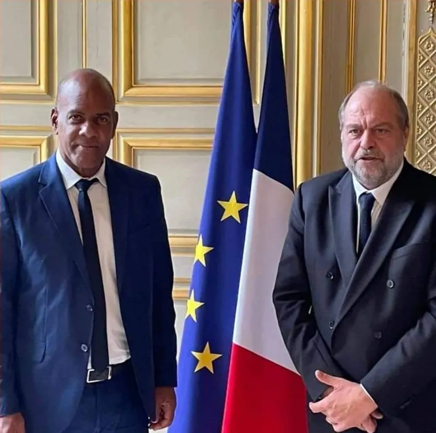 L'image du jour 24/10/22 - Serge "Retraite Illégale" Letchimy - Eric Dupont Moretti - France