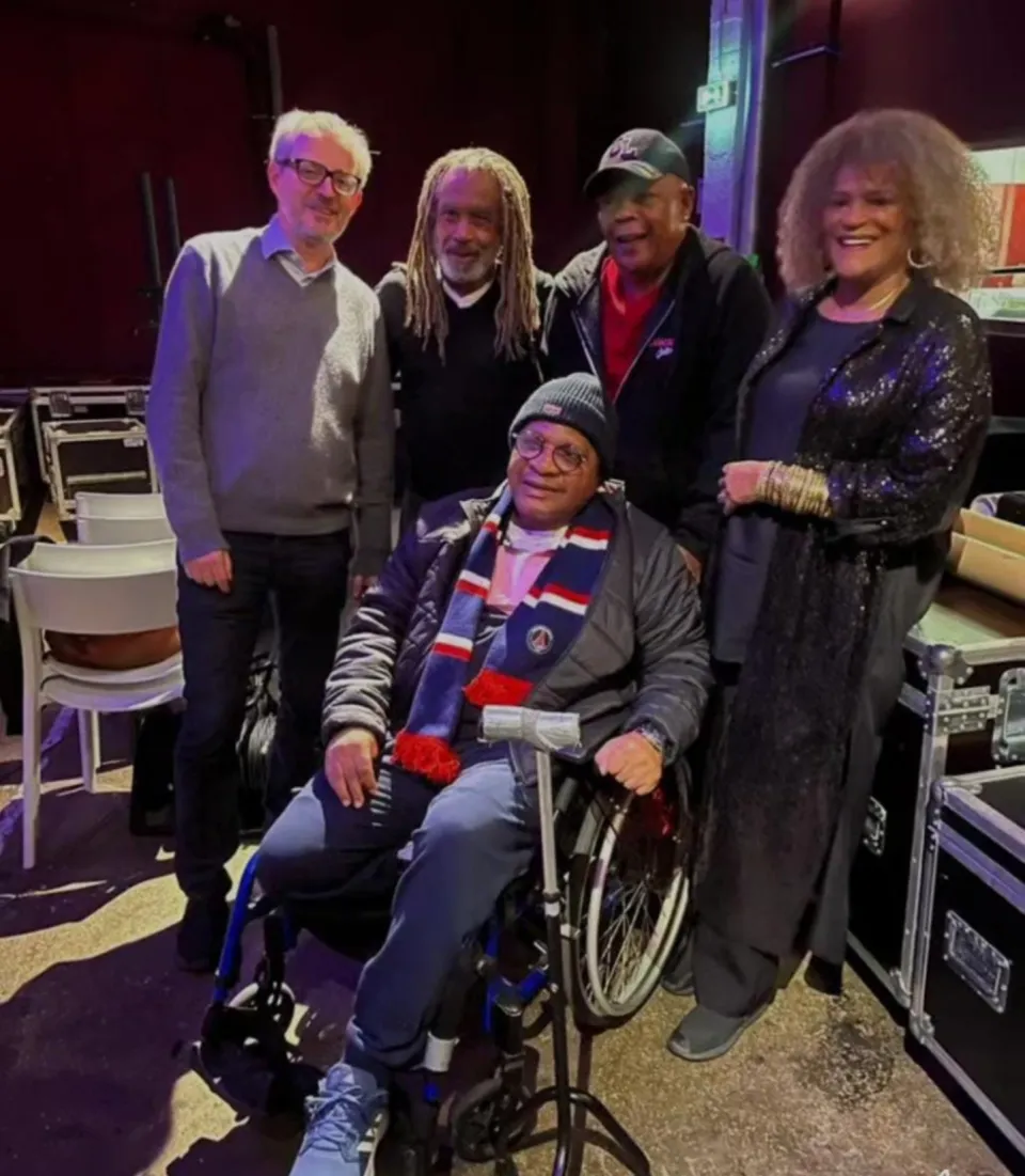 Le chanteur de Kassav Jean-Philippe Marthély va de mieux en mieux