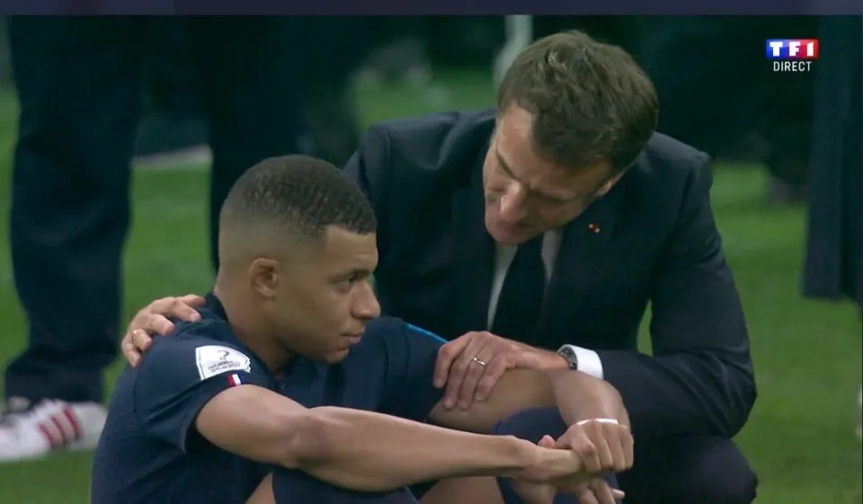 L'image du jour 18/12/22 - Kylian Mbappé - Emmanuel Macron