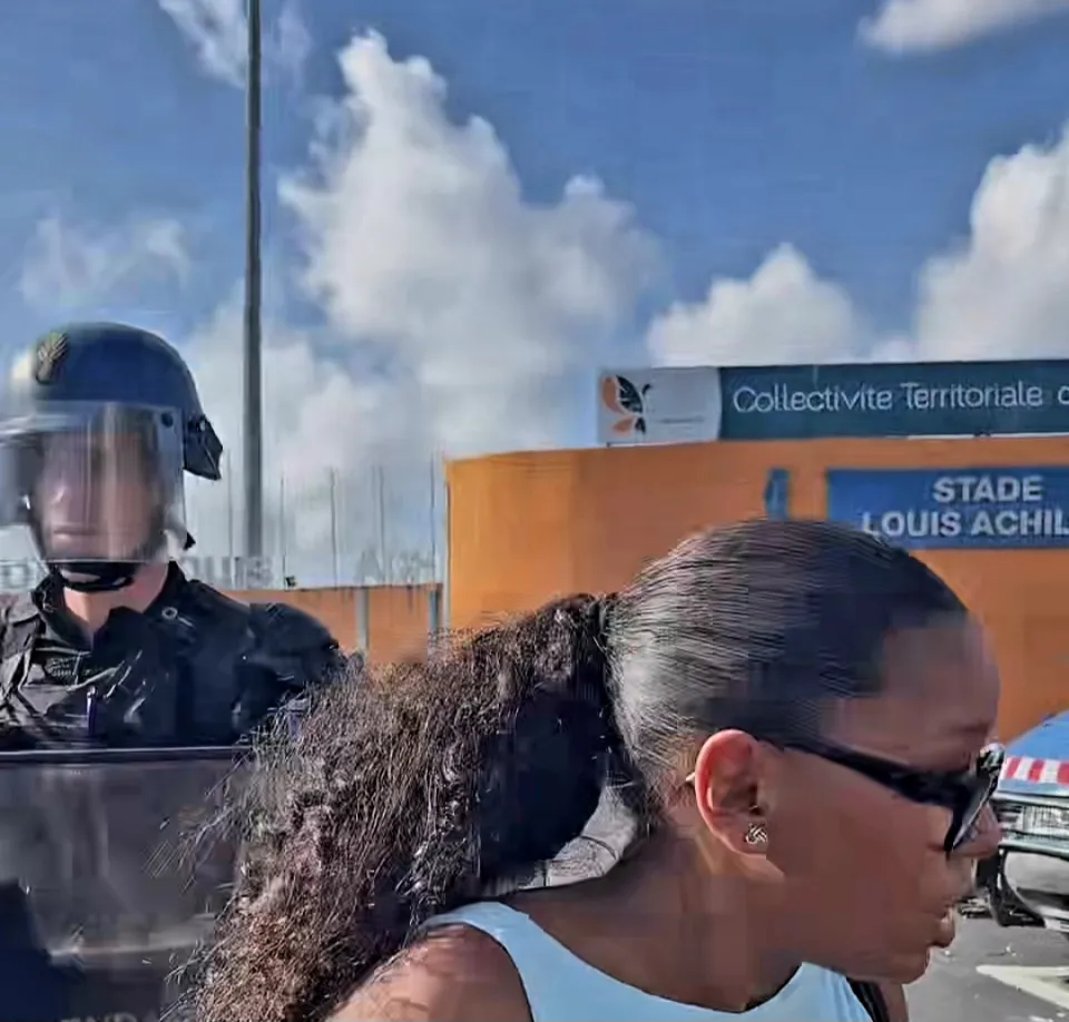 Peaux LYCEE et masques noirs en Martinique