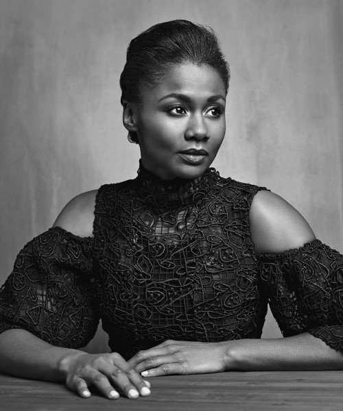 Emayatzy Corinealdi