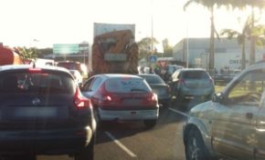 L'accès au nouveau port de Fort-de-France est bloqué par les marins-pêcheurs