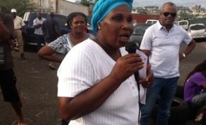 " Si fo bandé'y kon lolo nos la nou ké bandé'y kon lolo nos la "