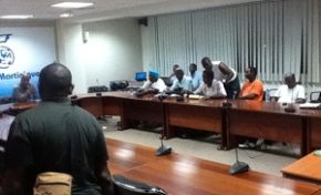 18:22 la rencontre Letchimy/marins-pêcheurs commence