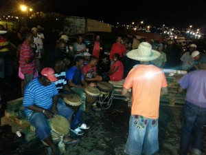 Le Noël des marins-pêcheurs sur le barrage du port de commerce de Fort-de-France en Martinique