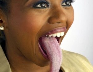 En sus elle a la plus longue langue au monde