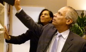 Victorin Lurel fait un tabac au Salon du Livre de Paris