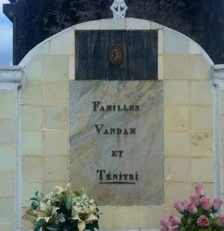Ce jour, je suis allé prier sur la tombe d'André #Aliker