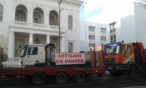 #Martinique = Grève ....Grève = Martinique