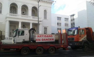 #Martinique = Grève ....Grève = Martinique