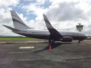 L'avion de Steven #Spielberg en escale en #Martinique