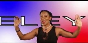 Christiane #Obydol chante pour l'équipe de #France de Football...ça déchire