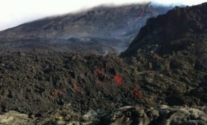 Éruption du Piton de la Fournaise à l'île de la #Réunion : les premières photos