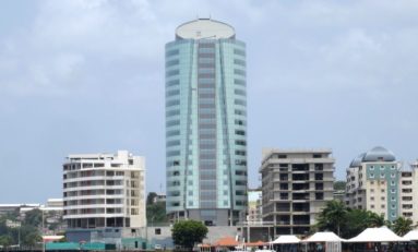 #Martinique Première à la fois commerciale et publicitaire de la Tour #Luminaire