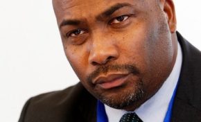 « Joëlle Ursull se trompe »