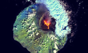 L'éruption du Piton de la Fournaise vue du ciel