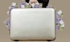 Le neveu d'un élu de Martinique arrêté à l'aéroport de Orly avec une valise contenant 600 000 euros