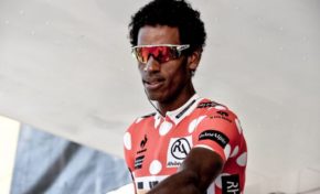 Marine sur un vélo sans selle...