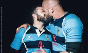 Et ça passe entre les deux poteaux...